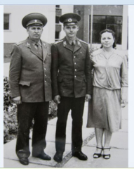 Николай Павлович Троско с семьей
