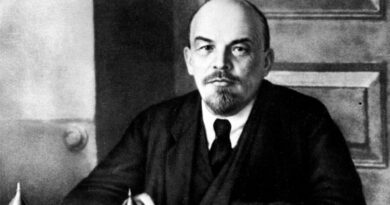 Ленин за работой