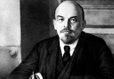 Ленин за работой