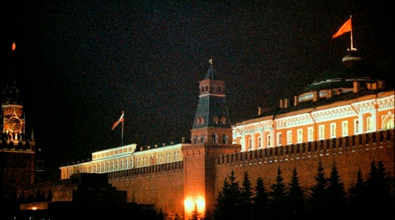 Флаг над Кремлем