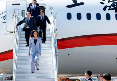 Председатель КНР Си Цзиньпин провёл в Пекине встречу с председателем тайваньской оппозиционной партии Гоминьдан Чжэн Ливэнь