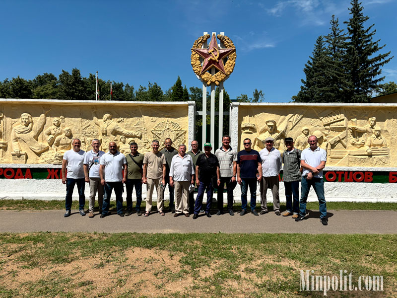 3 рота Минского ВВПОУ сфотографировалась на память