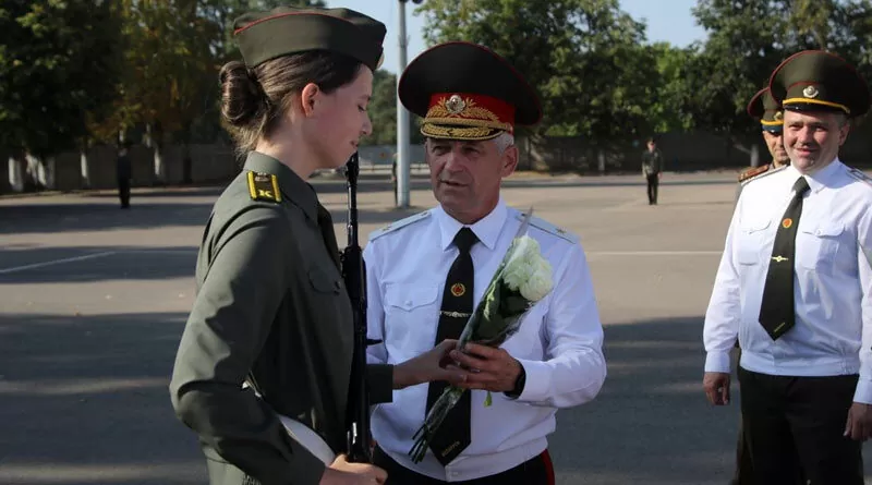 Девушки приняли Присягу в Военной академии