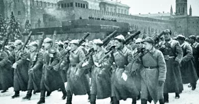 Парад 7 ноября в Москве